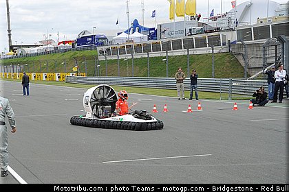 moto2_bradl_030_allemagne_sachsenring_2011.jpg