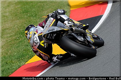 moto2_redding_002_allemagne_sachsenring_2011.jpg