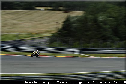 moto2_smith_001_allemagne_sachsenring_2011.jpg