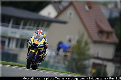 moto2_smith_004_allemagne_sachsenring_2011.jpg