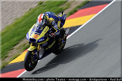 moto2_smith_005_allemagne_sachsenring_2011.jpg