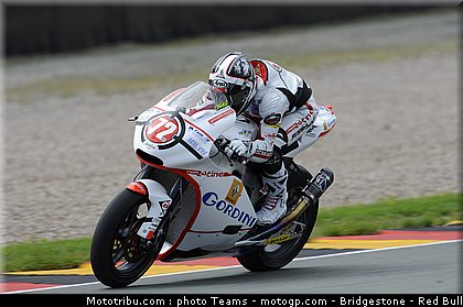 moto2_takahashi_003_allemagne_sachsenring_2011.jpg