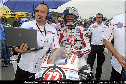 moto2_takahashi_008_allemagne_sachsenring_2011.jpg