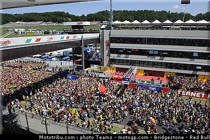 motogp_ambiance_003_allemagne_sachsenring_2011.jpg