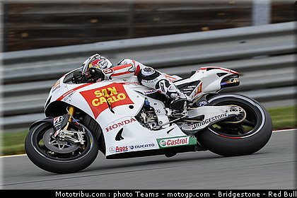 motogp_aoyama_005_allemagne_sachsenring_2011.jpg