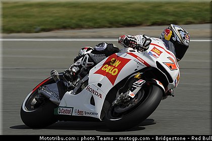 motogp_aoyama_007_allemagne_sachsenring_2011.jpg