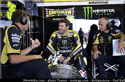 motogp_crutchlow_006_allemagne_sachsenring_2011.jpg