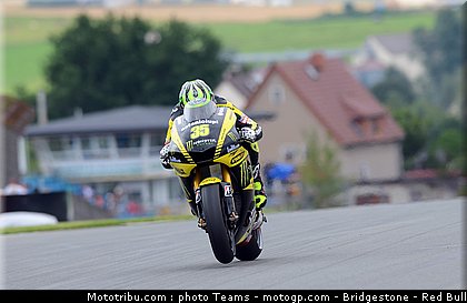 motogp_crutchlow_008_allemagne_sachsenring_2011.jpg