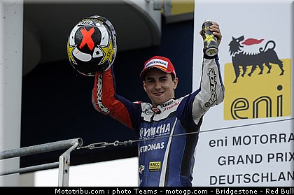 motogp_lorenzo_005_allemagne_sachsenring_2011.jpg