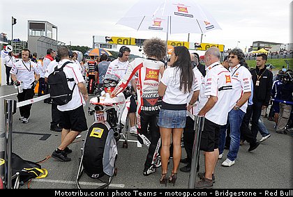 motogp_pitbabe_007_allemagne_sachsenring_2011.jpg