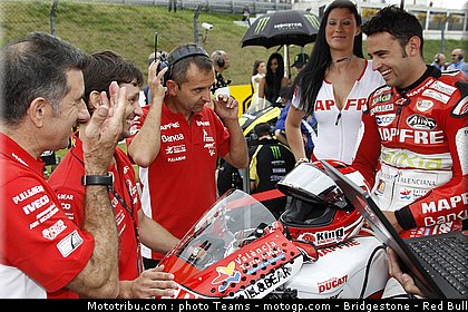 motogp_pitbabe_040_allemagne_sachsenring_2011.jpg