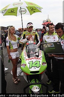 motogp_pitbabe_041_allemagne_sachsenring_2011.jpg