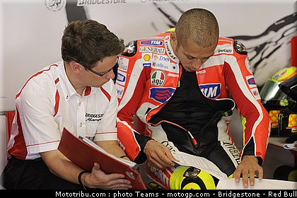 motogp_rossi_021_allemagne_sachsenring_2011.jpg