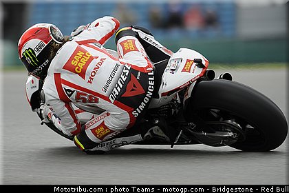 motogp_simoncelli_004_allemagne_sachsenring_2011.jpg
