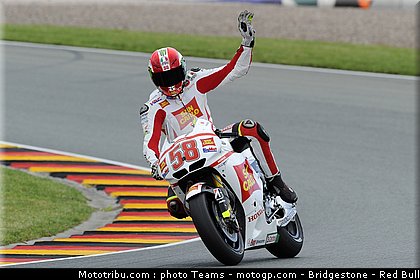 motogp_simoncelli_008_allemagne_sachsenring_2011.jpg
