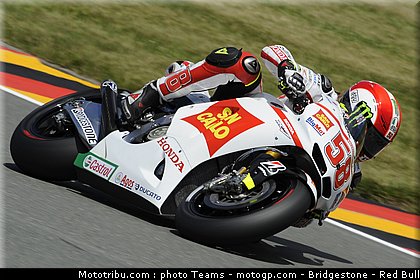 motogp_simoncelli_021_allemagne_sachsenring_2011.jpg