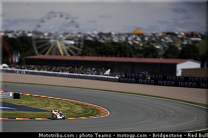 motogp_simoncelli_024_allemagne_sachsenring_2011.jpg