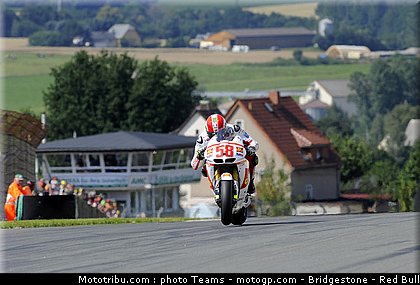 motogp_simoncelli_040_allemagne_sachsenring_2011.jpg