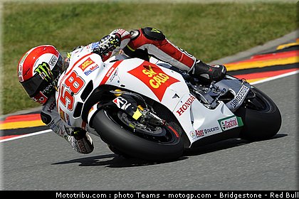 motogp_simoncelli_044_allemagne_sachsenring_2011.jpg