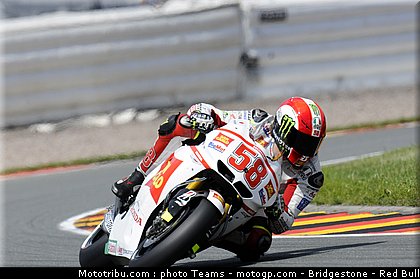 motogp_simoncelli_054_allemagne_sachsenring_2011.jpg