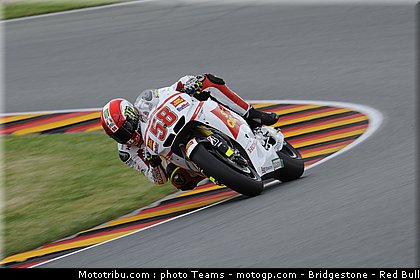 motogp_simoncelli_066_allemagne_sachsenring_2011.jpg