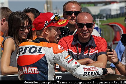 motogp_stoner_012_allemagne_sachsenring_2011.jpg