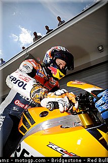 motogp_stoner_017_allemagne_sachsenring_2011.jpg