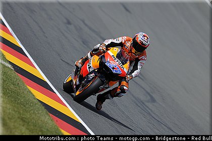 motogp_stoner_022_allemagne_sachsenring_2011.jpg