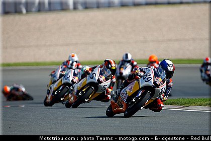 red_bull_rookie_cup_010_allemagne_sachsenring_2011.jpg