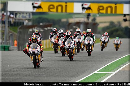 red_bull_rookie_cup_022_allemagne_sachsenring_2011.jpg