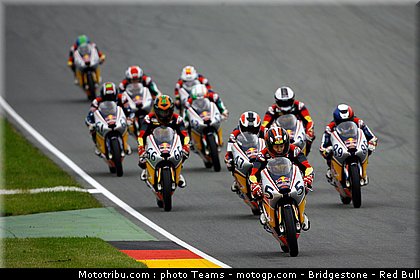 red_bull_rookie_cup_023_allemagne_sachsenring_2011.jpg