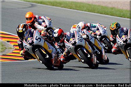 red_bull_rookie_cup_025_allemagne_sachsenring_2011.jpg