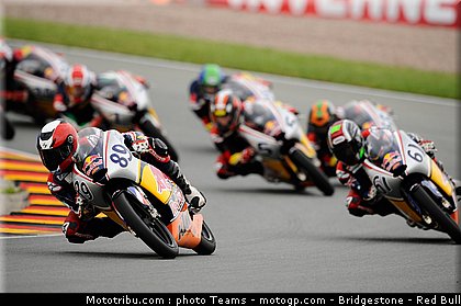 red_bull_rookie_cup_026_allemagne_sachsenring_2011.jpg