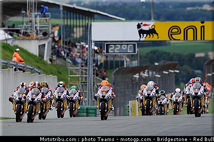 red_bull_rookie_cup_027_allemagne_sachsenring_2011.jpg