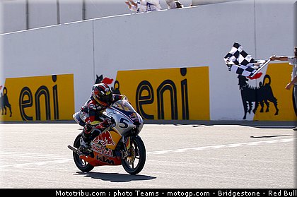 red_bull_rookie_cup_oetl_002_allemagne_sachsenring_2011.jpg