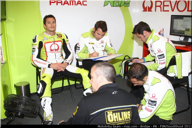 motogp_depuniet_007_usa_laguna_seca_2011