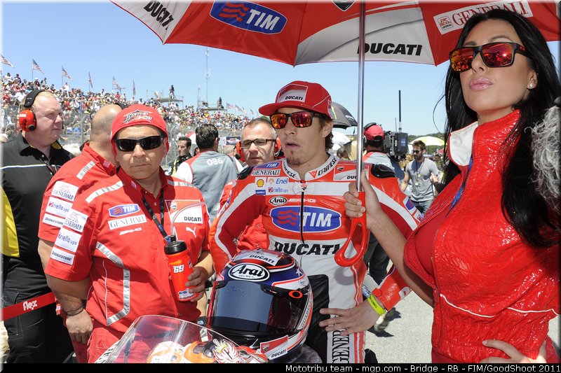 motogp_pitbabe_003_usa_laguna_seca_2011