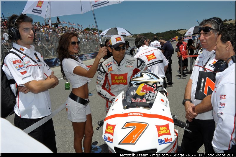 motogp_pitbabe_006_usa_laguna_seca_2011