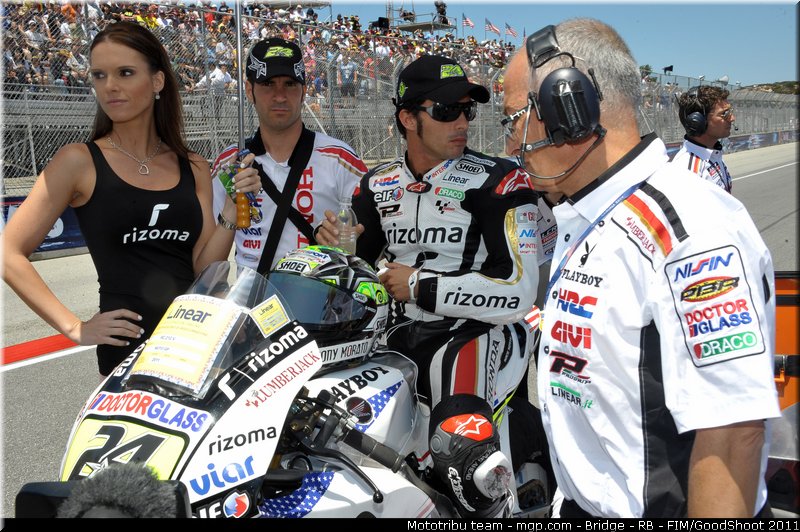 motogp_pitbabe_007_usa_laguna_seca_2011