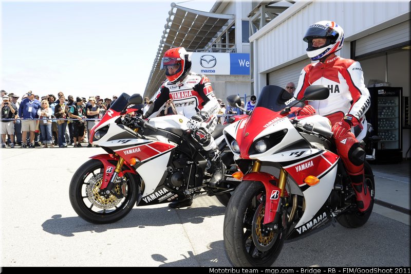 motogp_roberts_lawson_001_usa_laguna_seca_2011