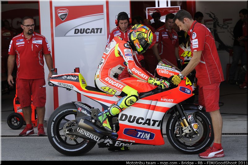 motogp_rossi_010_usa_laguna_seca_2011