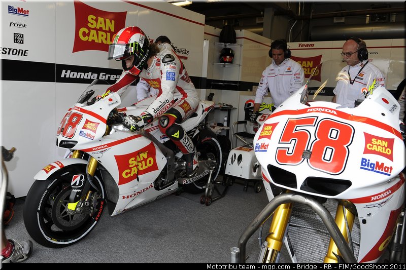 motogp_simoncelli_003_usa_laguna_seca_2011