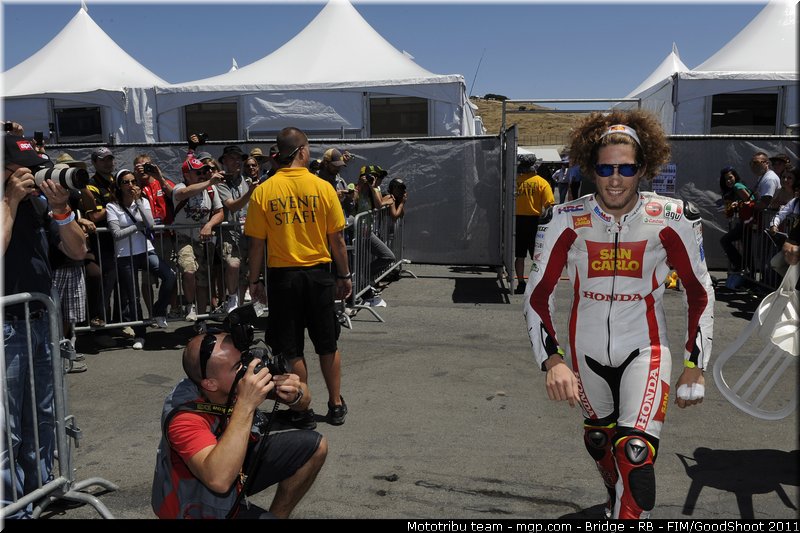 motogp_simoncelli_023_usa_laguna_seca_2011