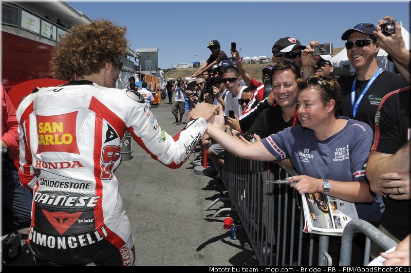 motogp_simoncelli_024_usa_laguna_seca_2011