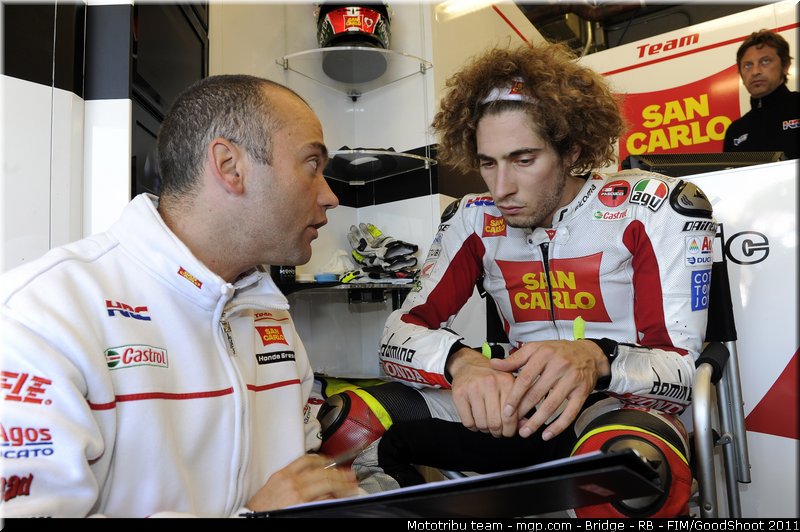 motogp_simoncelli_026_usa_laguna_seca_2011