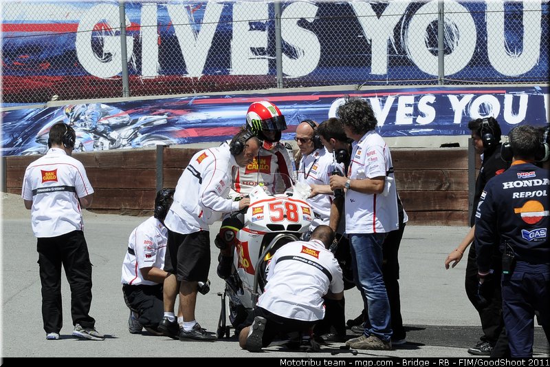 motogp_simoncelli_031_usa_laguna_seca_2011