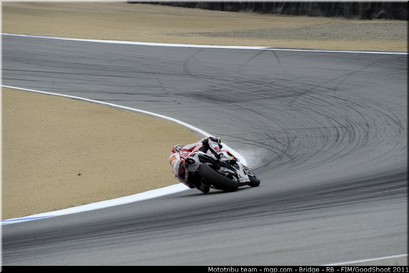 motogp_simoncelli_035_usa_laguna_seca_2011
