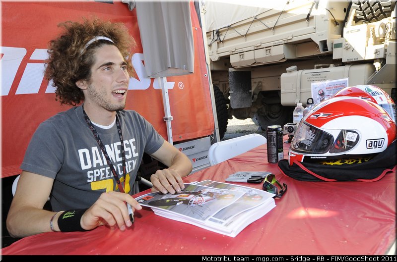 motogp_simoncelli_044_usa_laguna_seca_2011