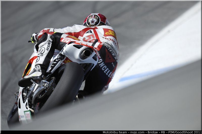 motogp_simoncelli_049_usa_laguna_seca_2011