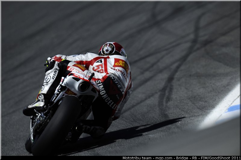 motogp_simoncelli_050_usa_laguna_seca_2011